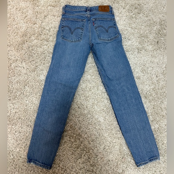 Levi’s Wedgie Fit Jeans - Picture 3 of 3